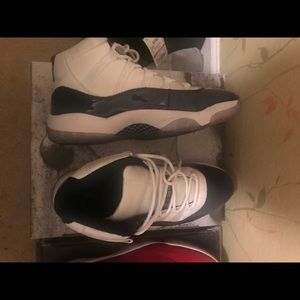 Jordan win like “82” sz 10 UA